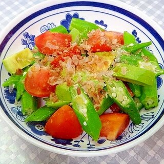 夏野菜とアボカドのおかかサラダ